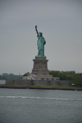 statue