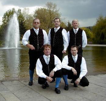 The Quintet infront of the fountain of Klagenfurt's Europapark.